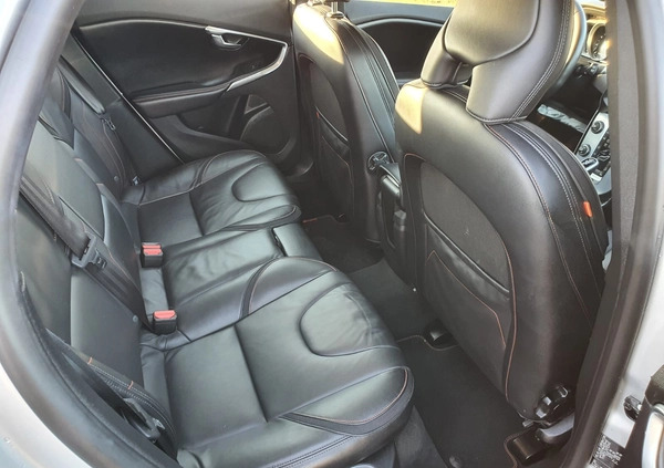Volvo V40 cena 45900 przebieg: 57046, rok produkcji 2016 z Kisielice małe 379